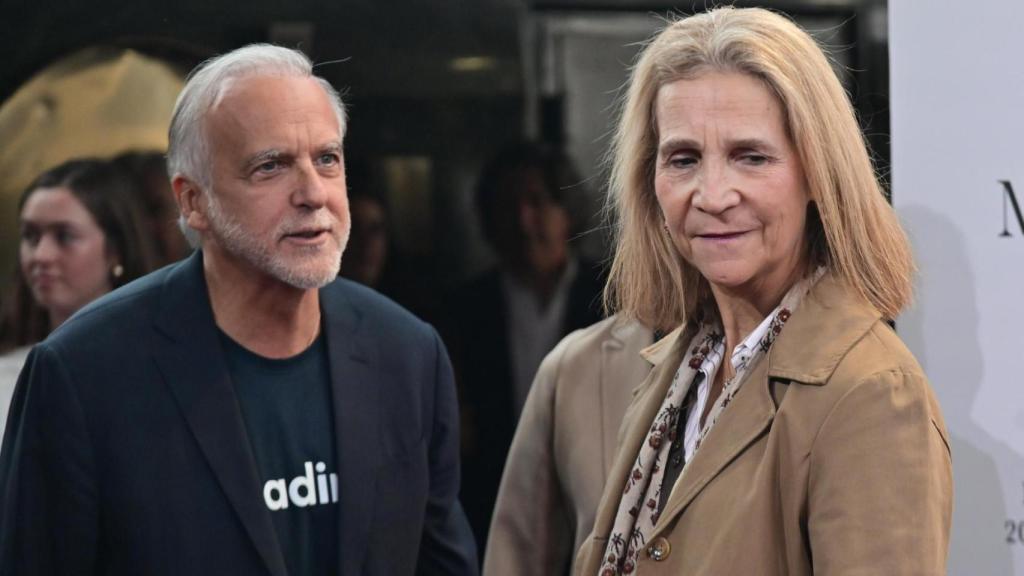 Paco Arango, con la infanta Elena, en un acto celebrado en 2023.