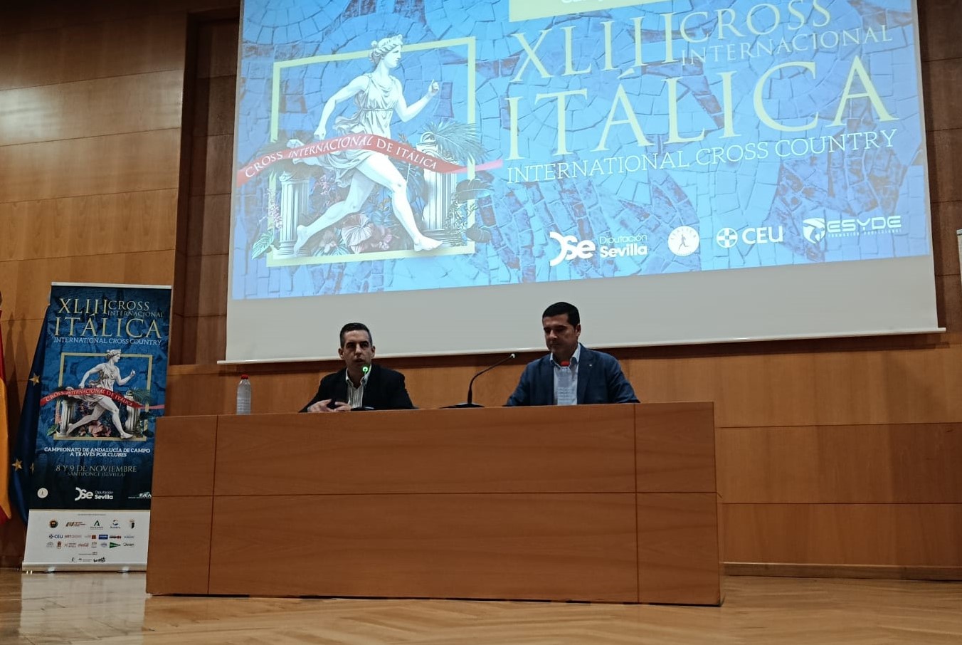 El director del Cross de Itálica y el director académico del CEU coinciden en destacar la importancia de un foro deportivo de formación e intercambio en las XII Jornadas Técnicas del Cross