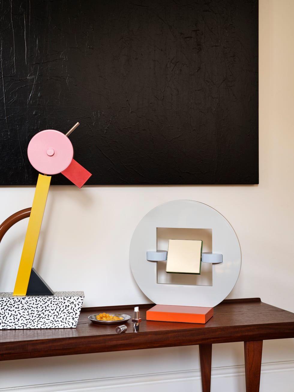 The Idea of Home, la casa milanesa que revive el espíritu Memphis the idea of home, casa milanesa revive espiritu memphis