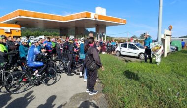 Dos centenares de compañeros rinden un sentido homenaje al ciclista fallecido en Riberas