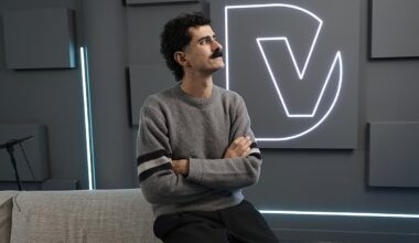 Tom Lizarazu | Líder del grupo Bulego: «Nos gusta que la música una a los diferentes: si somos fans de La Oreja, ¿por qué ocultarlo?»