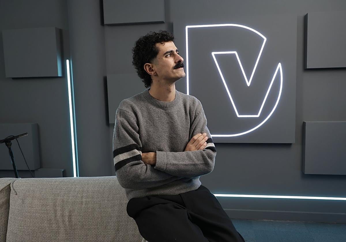 Tom Lizarazu | Líder del grupo Bulego: «Nos gusta que la música una a los diferentes: si somos fans de La Oreja, ¿por qué ocultarlo?»