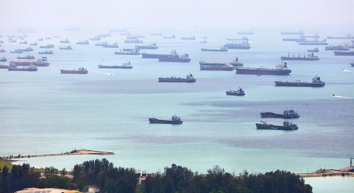 los avisperos de buques llenos de crudo se multiplican y anticipan un nefasto final para el 'oro negro'