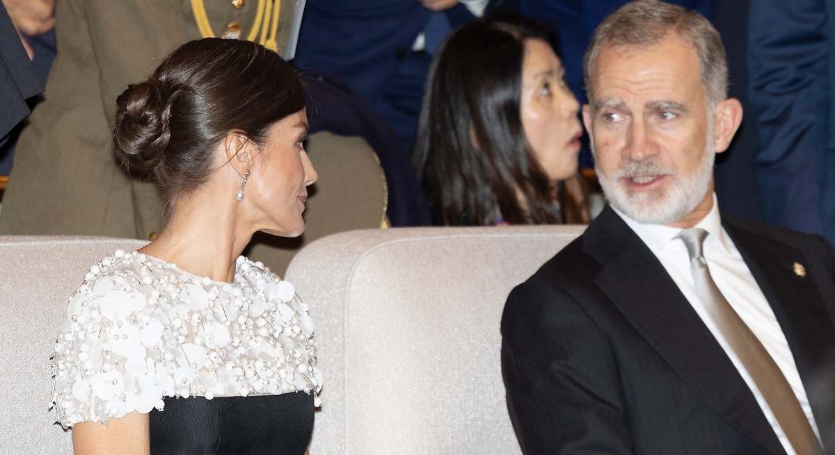 el vestido viajero, de Oviedo a Pekín