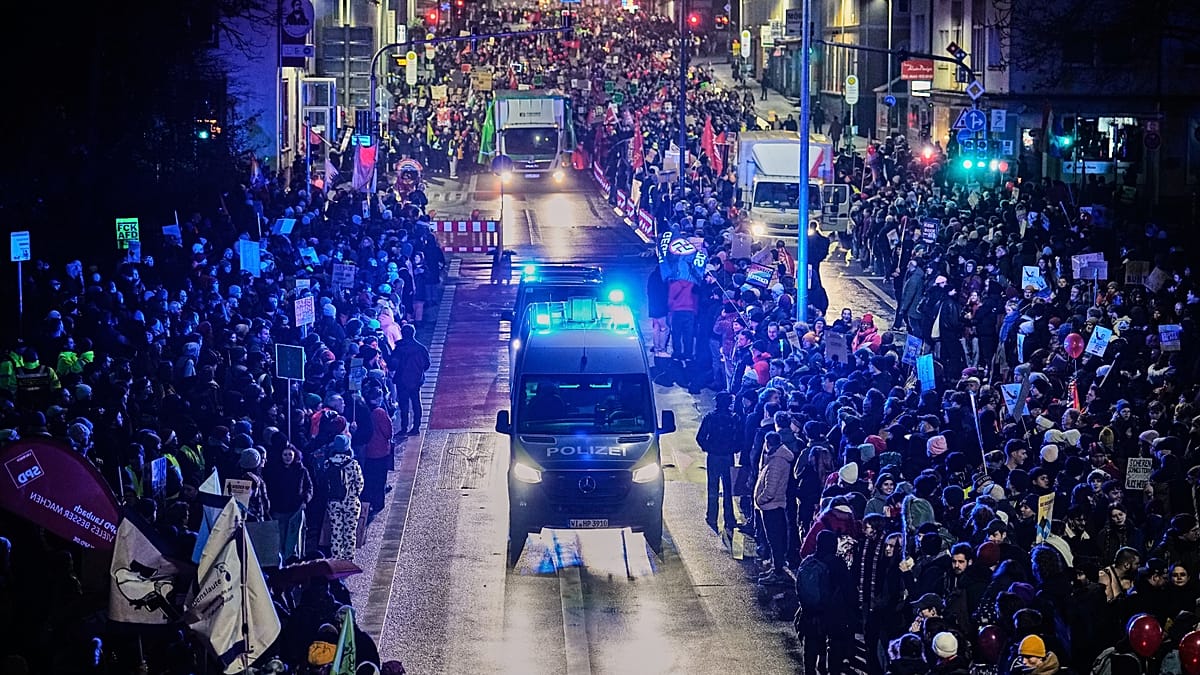 Protestas masivas contra la reunión fundacional de las juventudes de AfD en Alemania