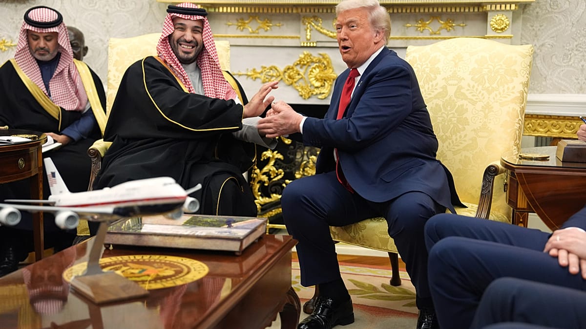 Trump defiende al príncipe de Arabia Saudí Bin Salman por el caso Khashoggi: "Son cosas que pasan"