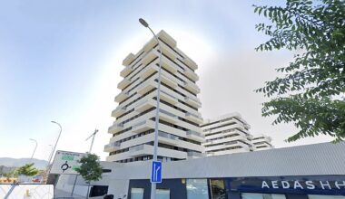 Edificios Cebra: La epidemia arquitectónica que está transformando las ciudades españolas