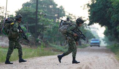Imputan a 3 generales retirados y 27 militares por al menos 274 crímenes de guerra en Colombia