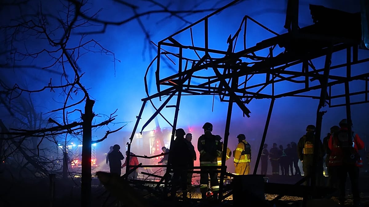 Al menos 5 muertos en un ataque ruso con una bomba planeadora en el sur de Ucrania