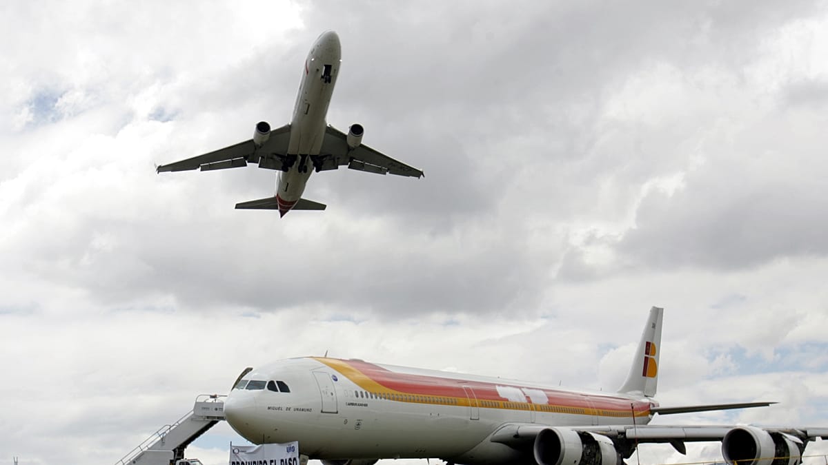 Iberia, TAP y otras aerolíneas cancelan sus vuelos a Venezuela por el conflicto con EE.UU.