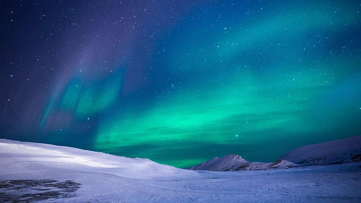 Astrónomos detectan la 1.ª erupción de una estrella gigante más allá del Sistema Solar