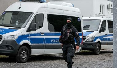 La Policía alemana dispara a una niña de 12 años que les amenazaba con cuchillos en Bochum