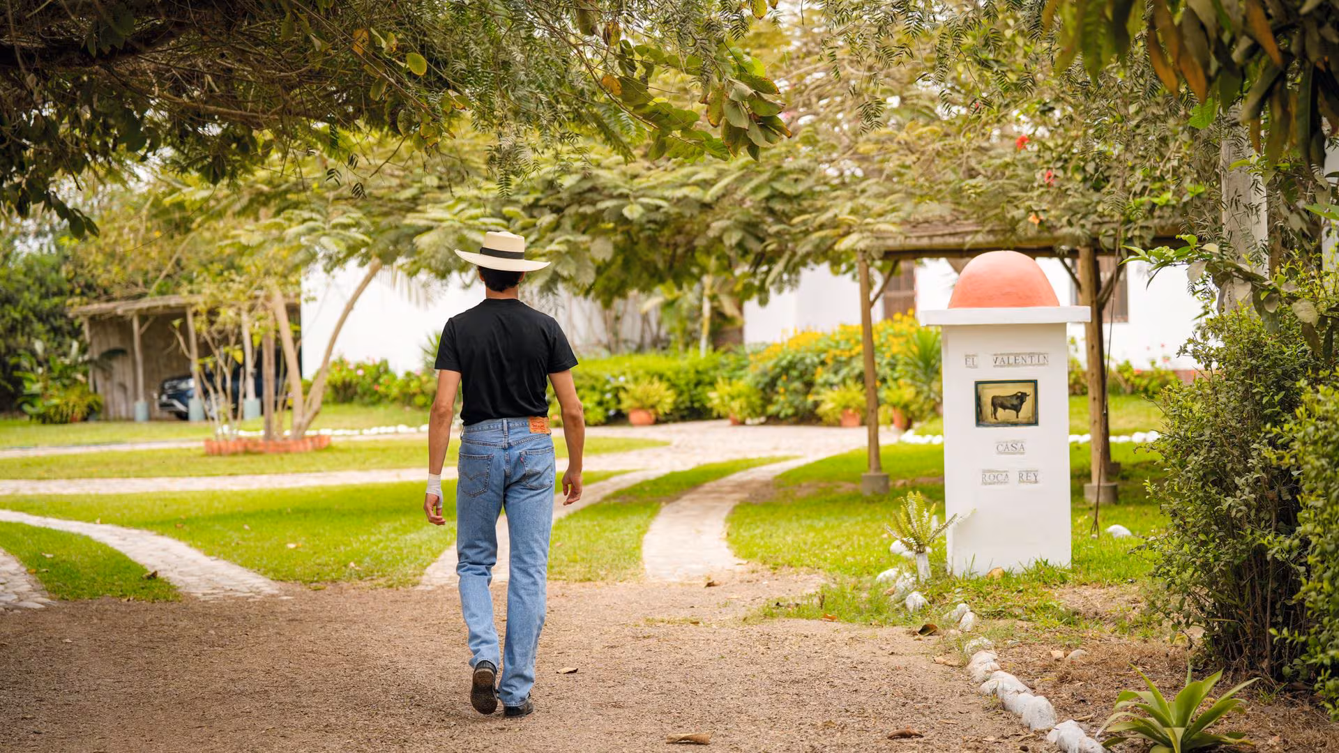 A SOLAS CON ROCA REY EN PERÚ: UN VIAJE ENTRE EL AMOR Y LA GLORIA