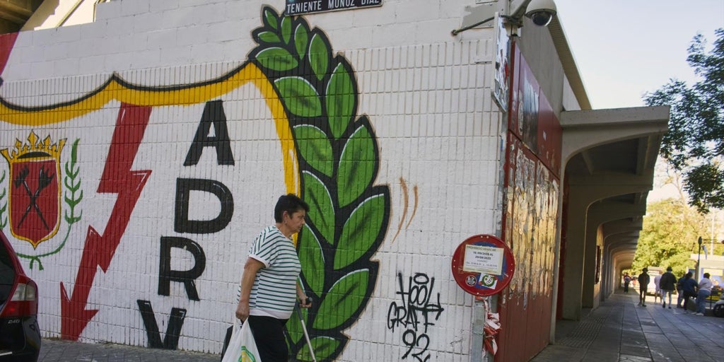 El Lech Poznan alucina con el vestuario de Vallecas: «Es triste y aterrador»