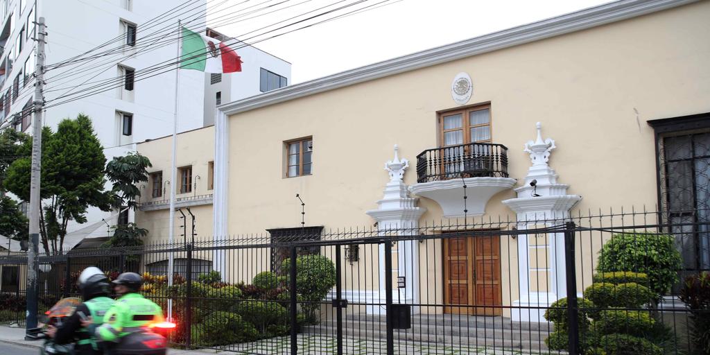 Perú rompe relaciones diplomáticas con México por el asilo a la ex primera ministra del expresidente Castillo