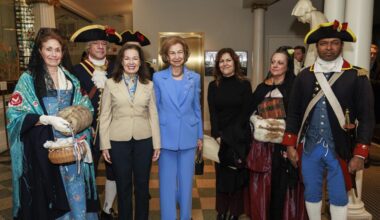 La Reina Sofía inaugura en Nueva York una placa en honor al primer embajador español en EE.UU.