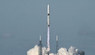 El cohete de Bezos que planta cara a Elon Musk y SpaceX* Jeff Bezos lanza New Glenn y desafía a SpaceX en la conquista espacial