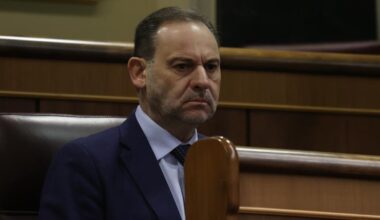 Ábalos pide cuentas a Puente por un supuesto cobro irregular de dietas y «amaños» en contratos en el Puerto de Valencia