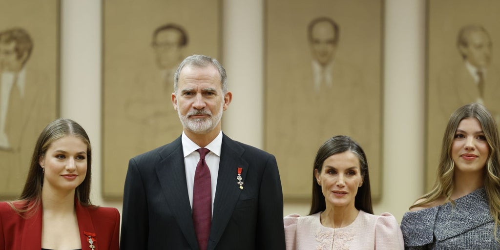 El Rey promete en el Congreso que la Corona siempre estará al servicio de la democracia