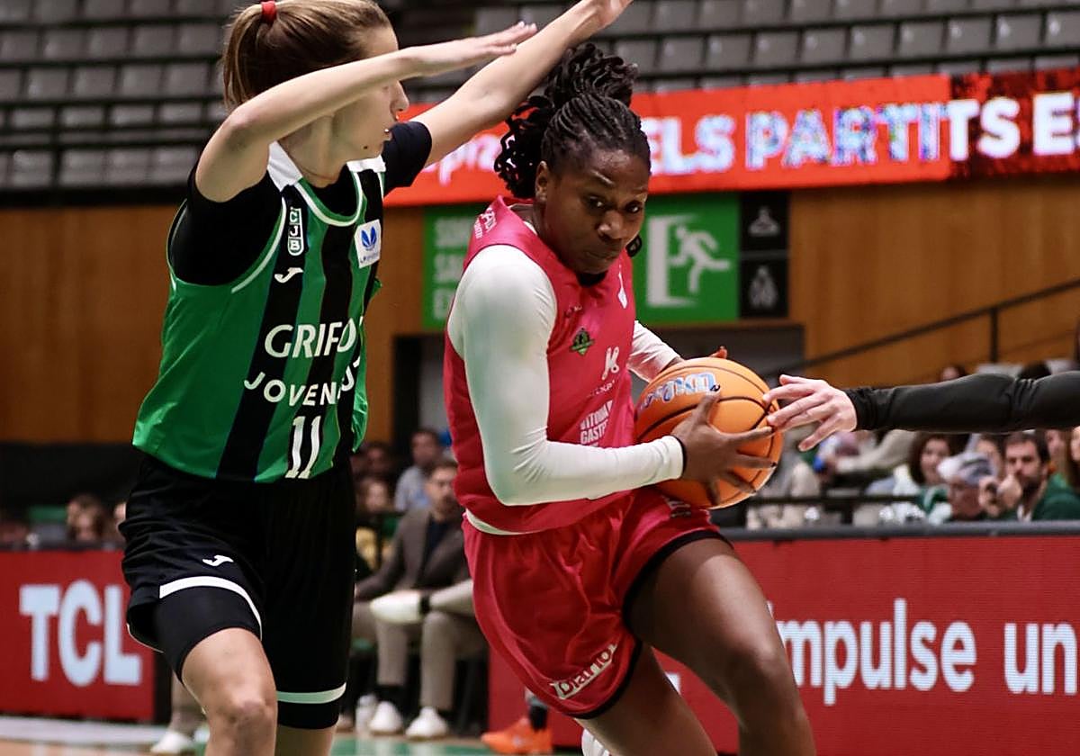 El Araski se reencuentra con la victoria