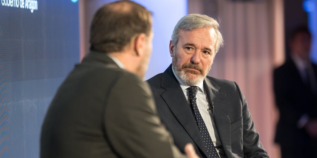 Azcón anuncia mascarillas obligatorias en centros sanitarios si sigue escalando la gripe: «Es un problema serio»