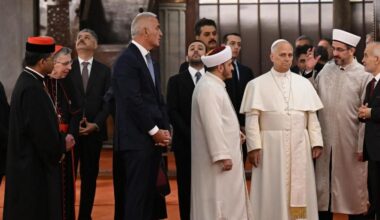 El Papa rompe la tradición y declina rezar durante la visita a la mezquita de Estambul