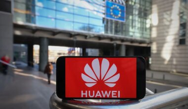 Bruselas insiste en que el contrato de Interior con Huawei "tiene el potencial de generar una dependencia de un proveedor de alto riesgo en un sector crítico" - El Mundo
