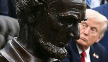 La remodelación de la Casa Blanca de Trump continúa con el Baño Lincoln