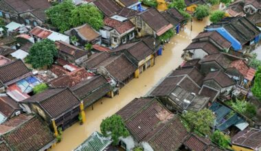 Sube a 35 el número de muertos por inundaciones en Vietnam
