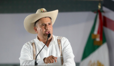 “No quiero ser un alcalde más de los ejecutados”: así pidió ayuda Carlos Manzo a Sheinbaum y Harfuch antes de su asesinato