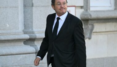 El fiscal general del Estado español niega las acusaciones en el primer día de un juicio inédito