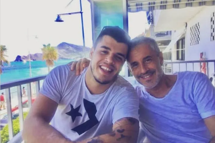 La anónima vida del hijo de Sergio Dalma, Sergi Capdevila Sanz: casado, padre de un niño... - El Mundo