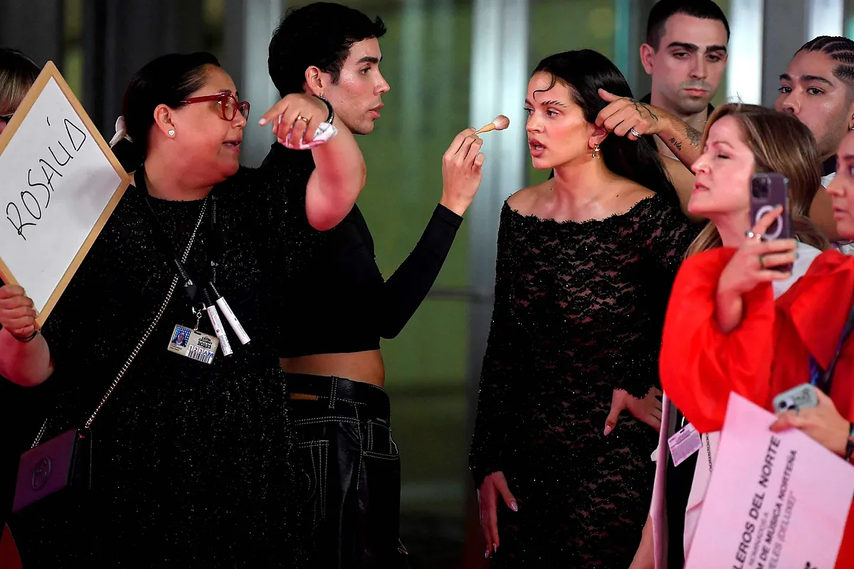 El nacionalismo catalán carga contra Rosalía por hacer que la Escolanía de Montserrat cante en español en 'Lux' - El Mundo