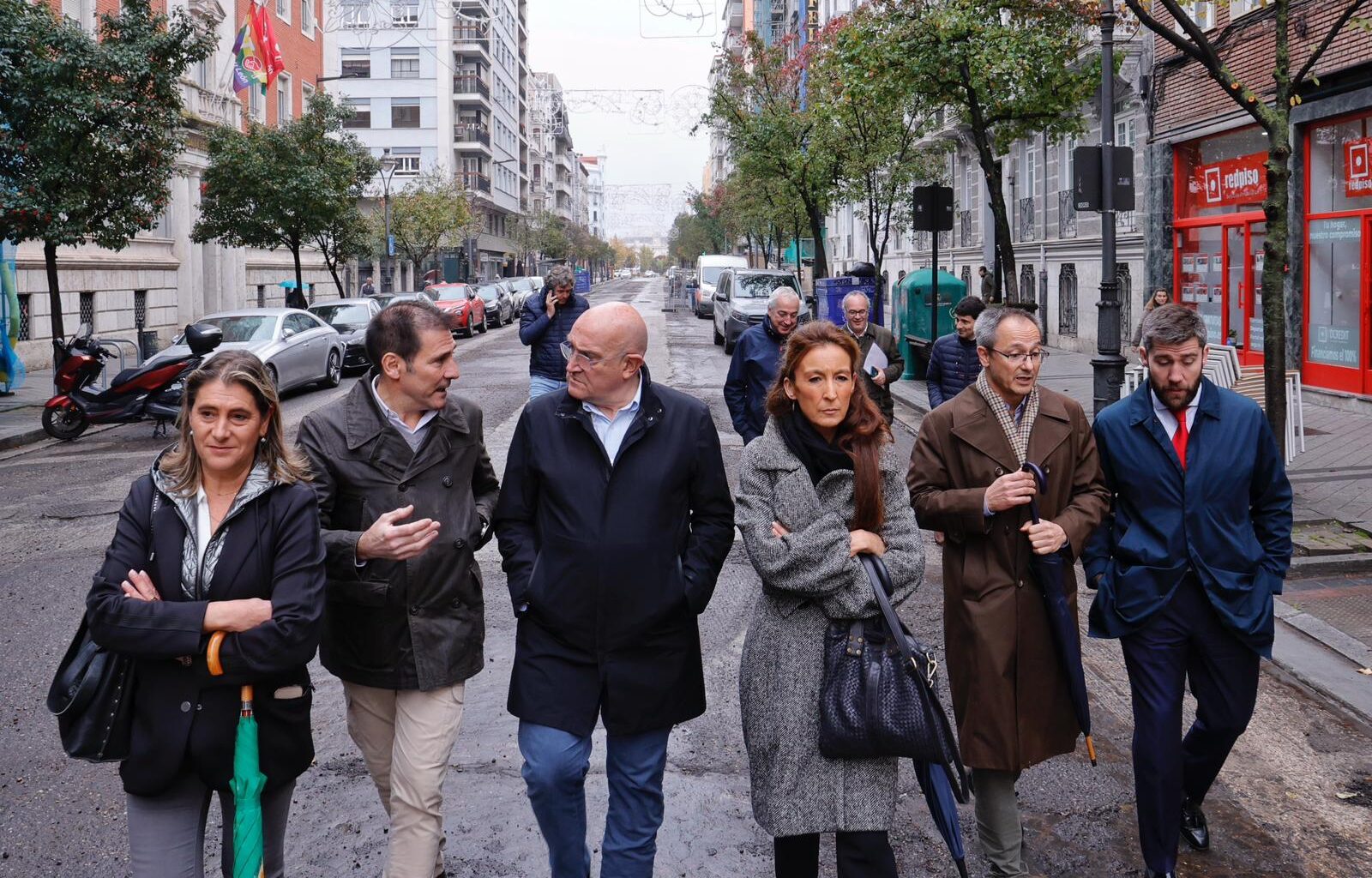 El Ayuntamiento activa ayudas directas para apoyar a los comercios de la calle Gamazo afectados por las obras de abastecimiento y saneamiento