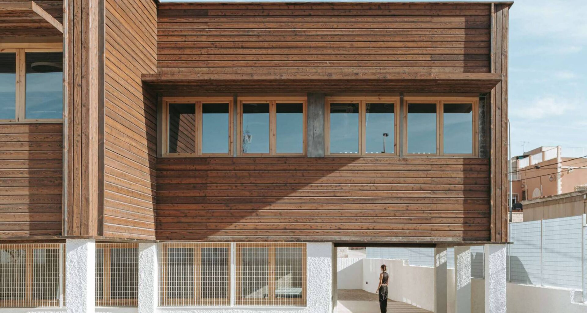 Centro Comunitario Hotel + Social / MEII ESTUDIO