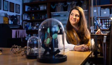 “Soy yo la que diseña, modela, suelda, lija y pule”