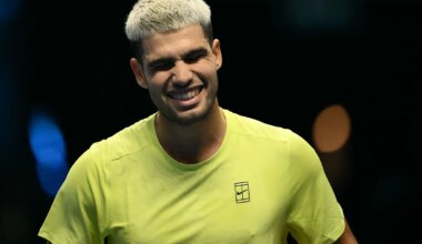 Alcaraz, la sonrisa recobrada, un futbolista de visita y sinceridad con Djokovic: «No voy a mentir, prefiero a Lorenzo»