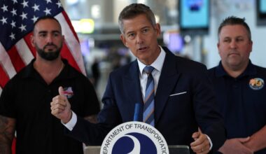 El secretario de Transporte de EEUU advirtió que el tráfico aéreo podría reducirse al mínimo si continúa el cierre del Gobierno