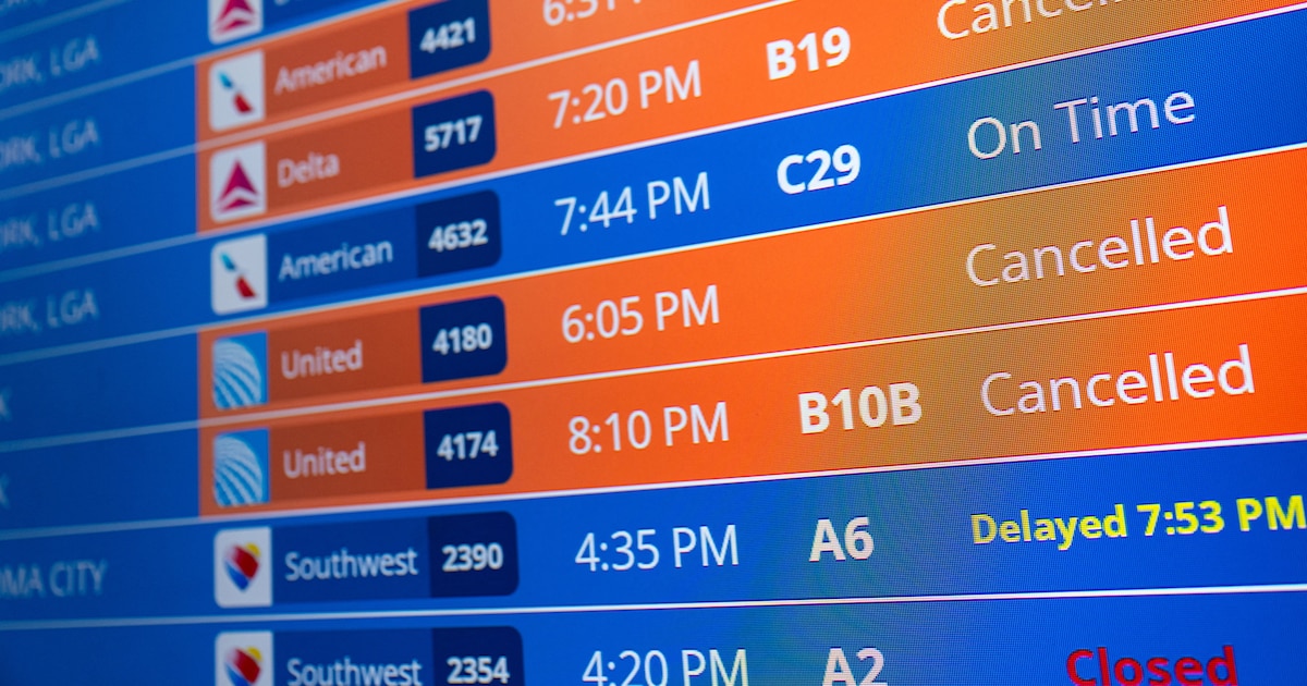 Más cancelaciones de vuelos tras el peor día para viajes aéreos por el cierre de gobierno de Estados Unidos