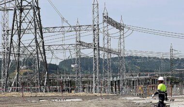 La banca considera "irrentable" invertir en la saturada red eléctrica de España y ve "en peligro" el objetivo de electrificación del Gobierno - El Mundo