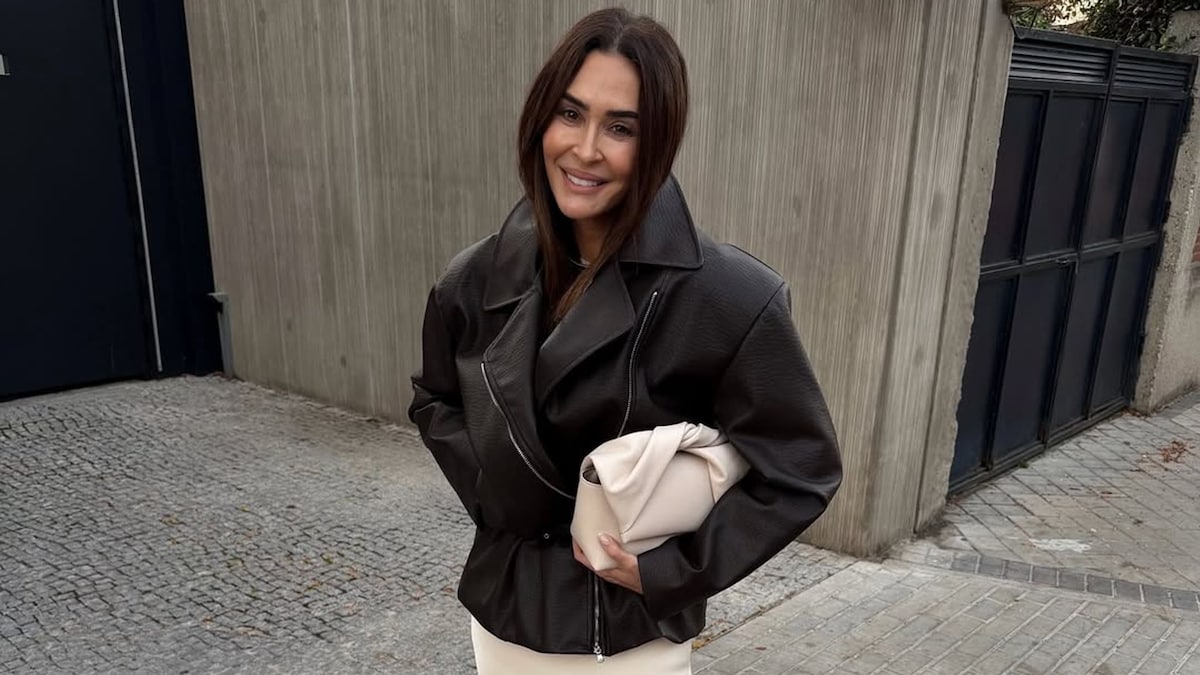 Vicky Martín Berrocal (52) rejuvenece la falda midi satinada que se ha comprado en tres colores