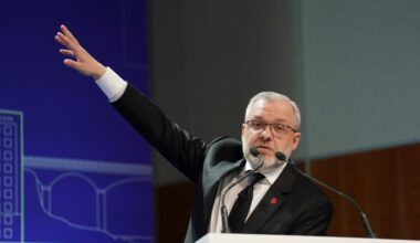 Un escándalo de corrupción y batallas judiciales ponen a prueba a Zelenski en Ucrania