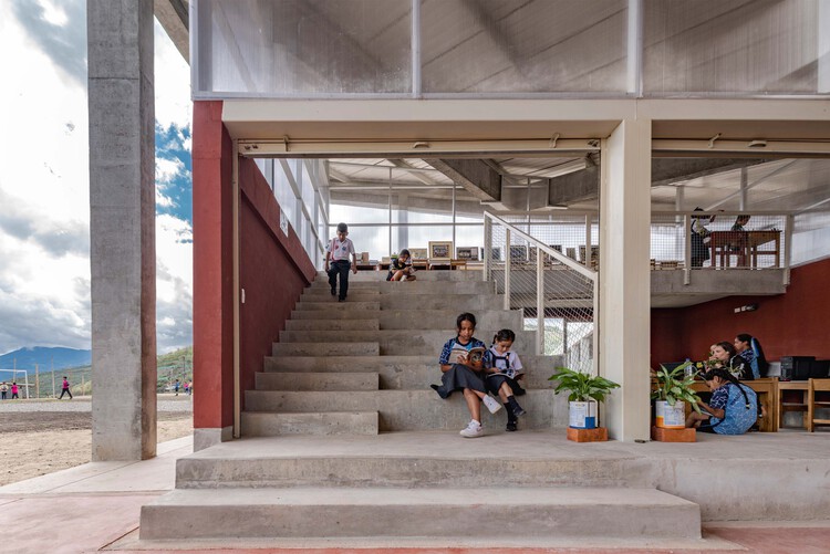 Escuela Mirador, La Jalquilla / Semillas - Fotografía interior, Escaleras