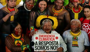 "Se niegan a escuchar": los indígenas irrumpen en la COP amazónica