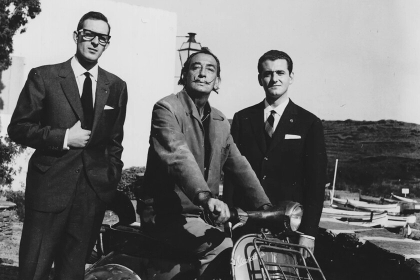 Hace 63 años Dalí pintó una Vespa por encargo y dieron la vuelta al mundo con ella. Hoy es la moto más cara del mundo