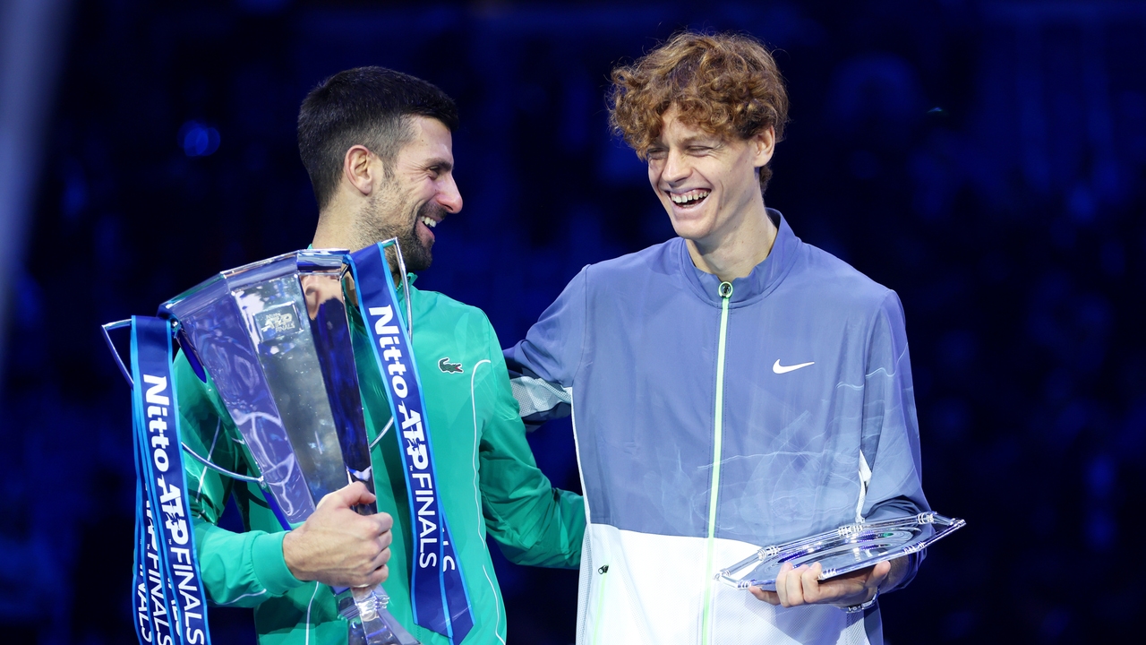 ¿Responde el entrenador de Sinner a las críticas de Djokovic? Su enigmático mensaje en redes