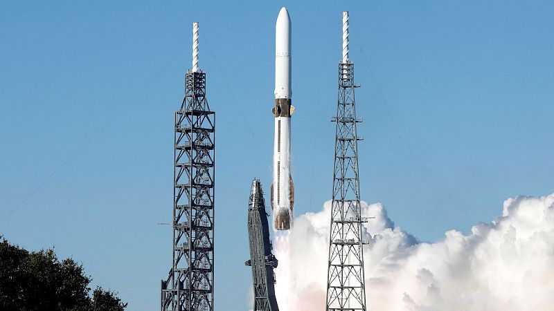 El cohete New Glenn despega en su primer lanzamiento comercial a Marte