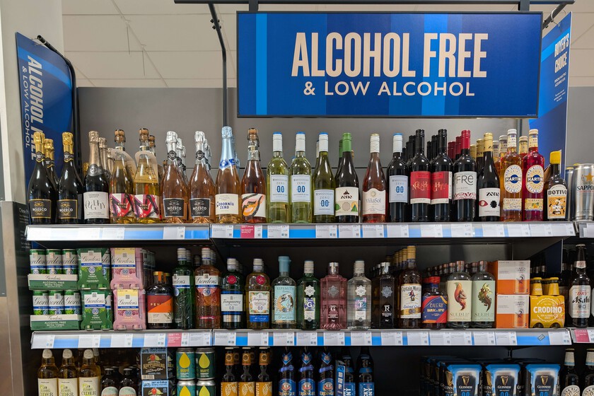 Si la pregunta es por qué son tan caras las bebidas sin alcohol si no tienen impuestos, la respuesta es sencilla