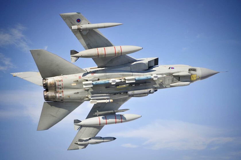 Se ha producido un "aplanamiento de la Tierra” por culpa de radares y misiles. Y eso convierte a los cazas en blanco fácil