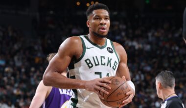 Giannis interviene para ayudar a los Lakers en polémica con balón